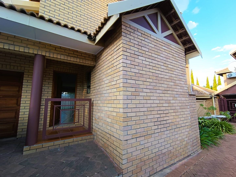 4 Bedroom Property for Sale in Heuwelsig Free State
